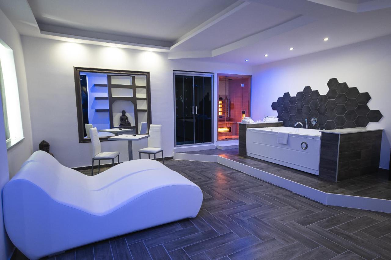 Capri Spa Hotel Casoria Bagian luar foto