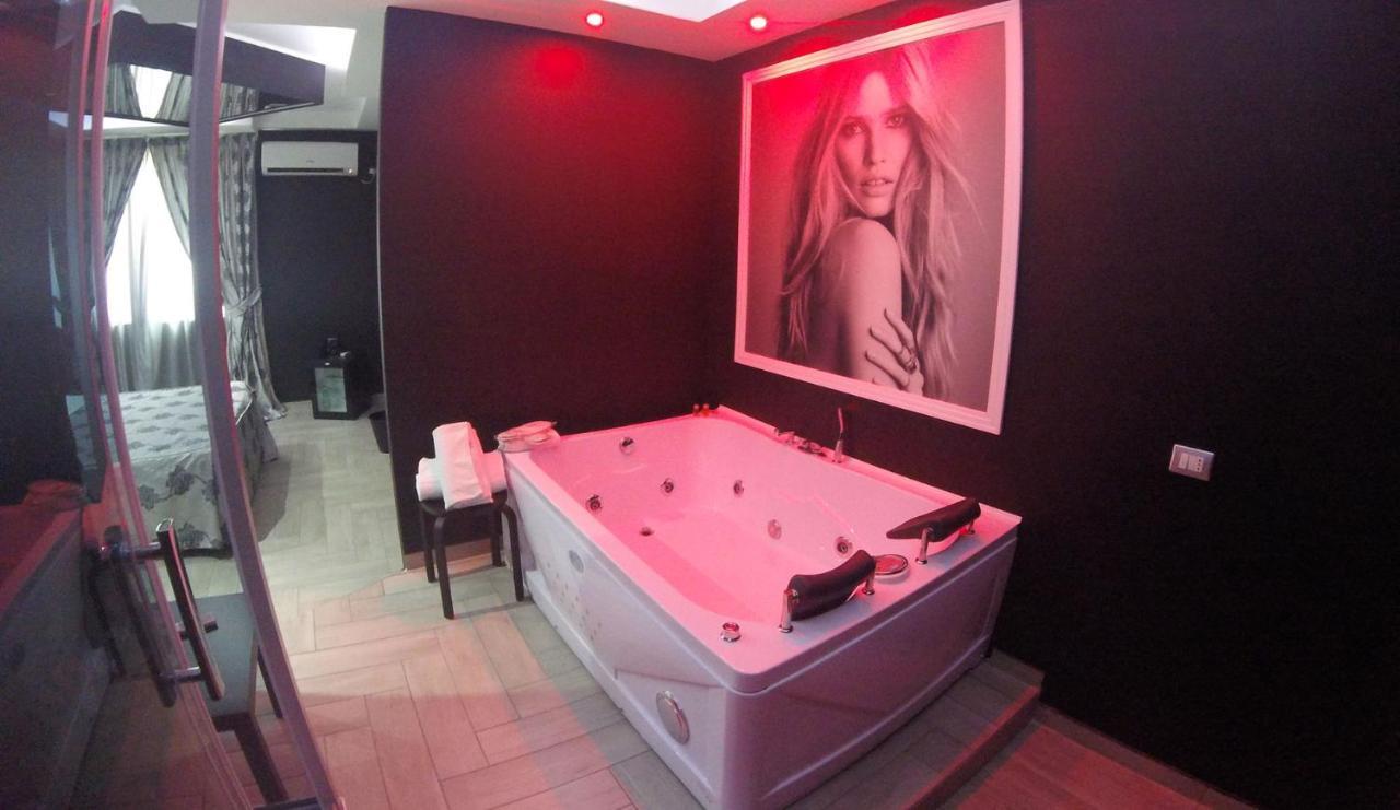 Capri Spa Hotel Casoria Bagian luar foto